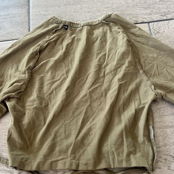 Gymshark Cropped Long Sleep Green Tie Small? (247) - Picture 7 of 7